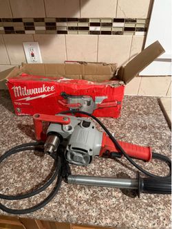 Milwaukee hole hawg 1/2” drill