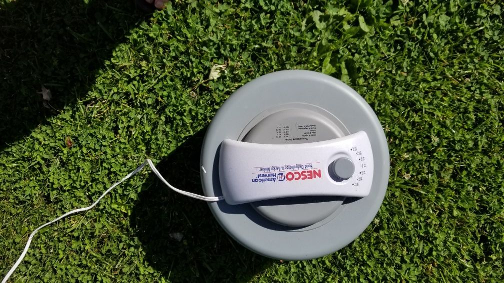 NESCO Dehydrator & Jerky Maker