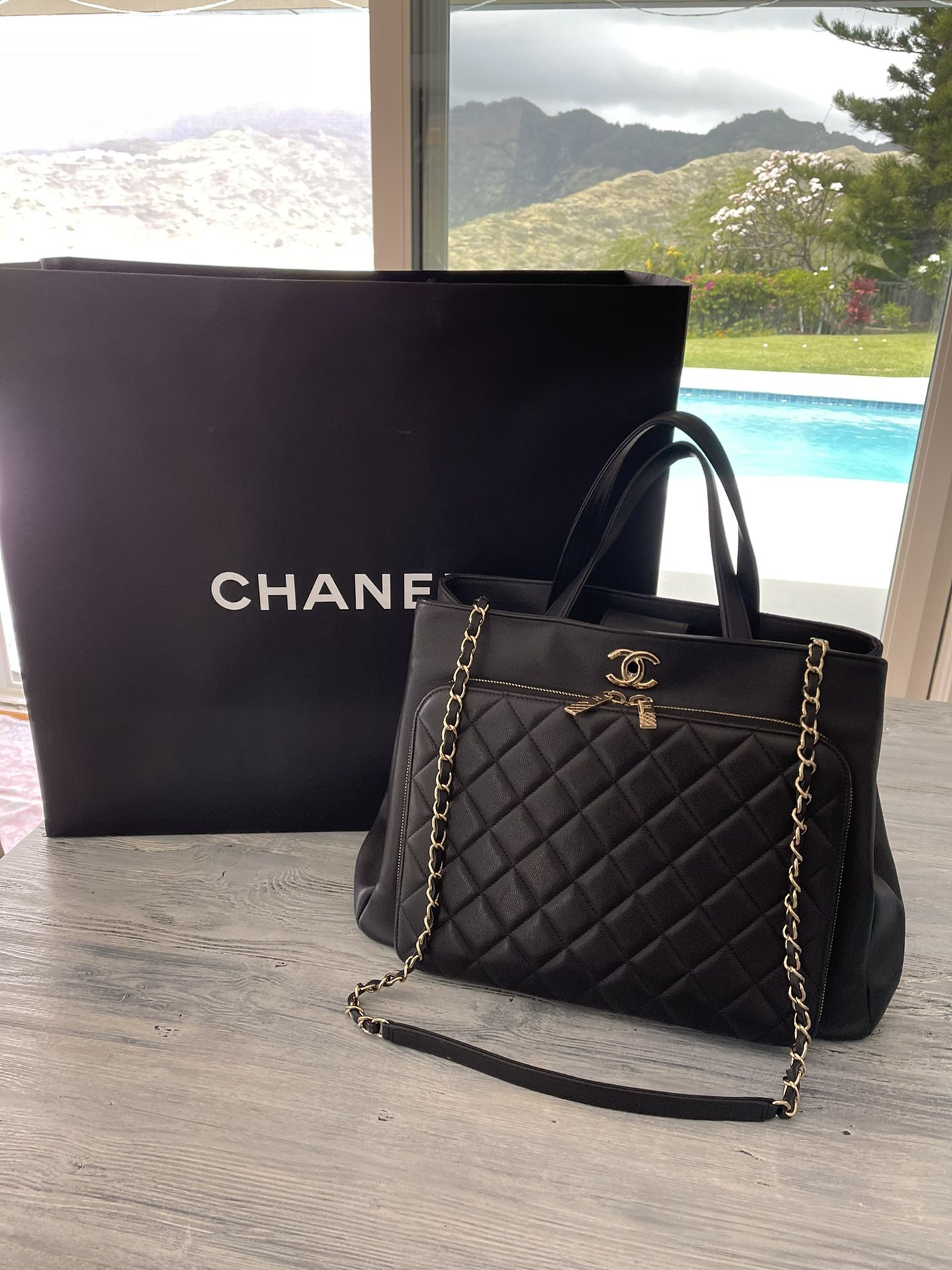 Chanel Business Affinity Small, White Caviar with Gold Hardware
