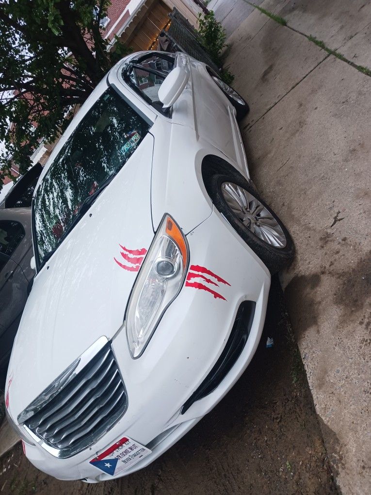 2012 Chrysler 200