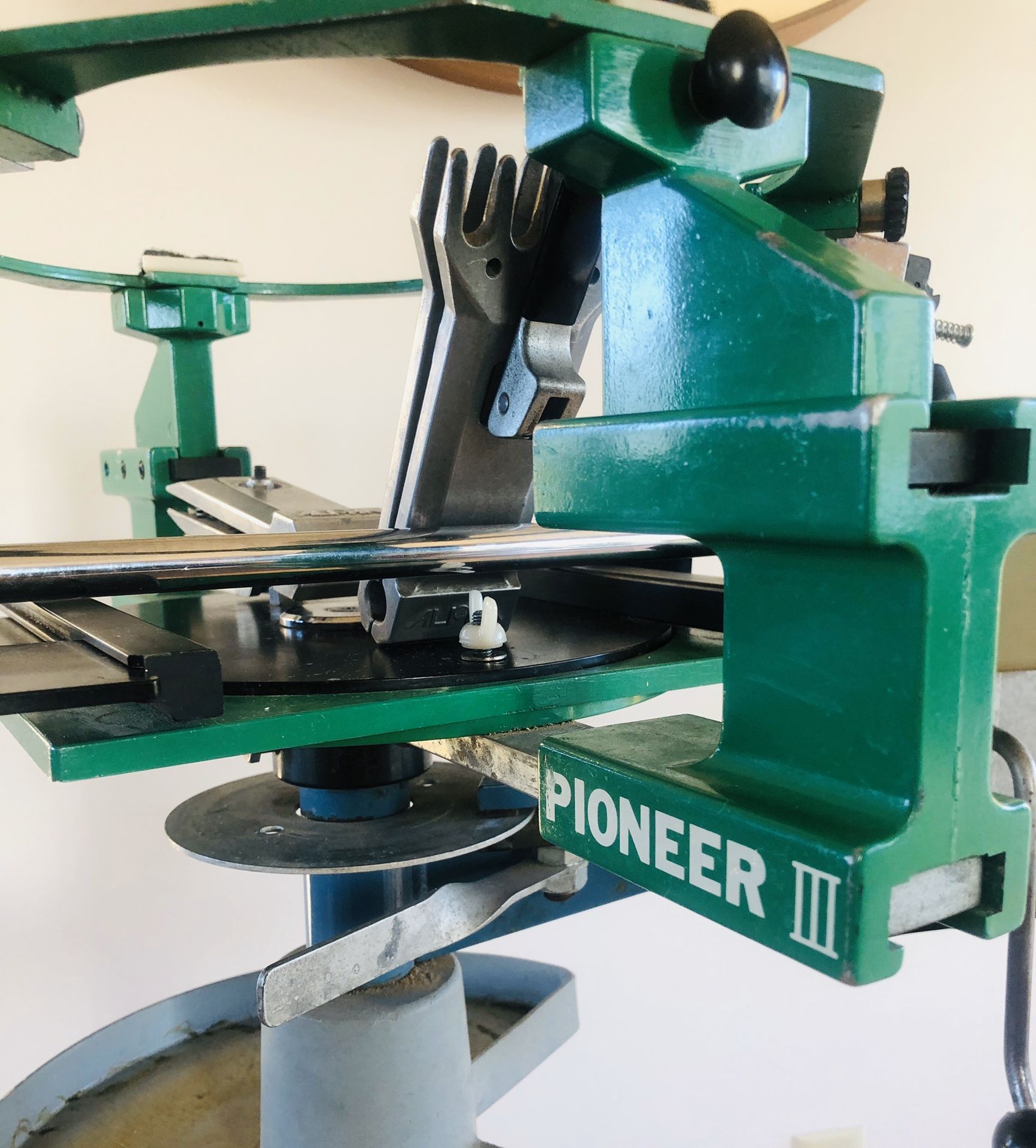 EKTELON ALPHA PIONEER III Tennis Racquet Stringing Machine for Sale in