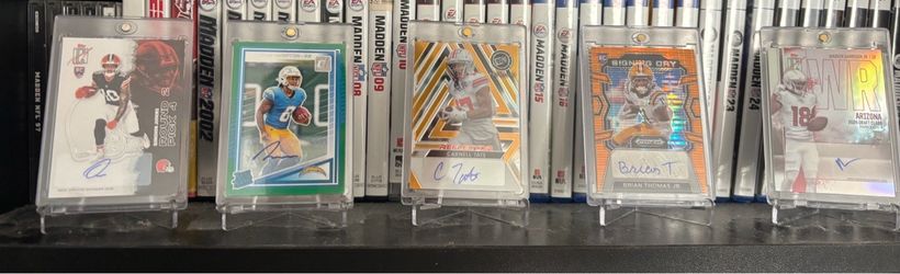 Football card lot ( autos / numbered cards)