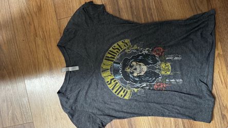 Guns N' Roses Charcoal Graphic V-Neck Tee large