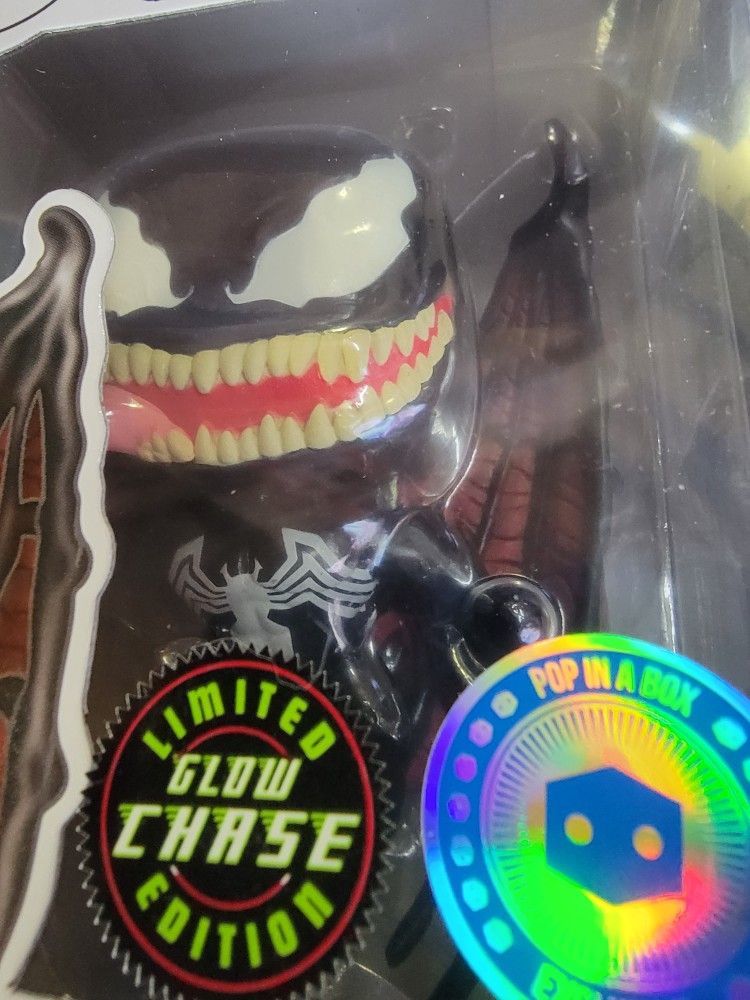 FUNKO "MARVEL": VENOM "W/WINGS" (L.E. GITD CHASE)!! (EXTREMELY RARE/VHTF) **PIAB EXCLUSIVE** 🔥 (MINT CONDITION/INCLS HARD PROTECTOR) *AVAIL*