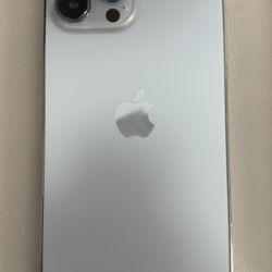 Apple iPhone 13 Pro Max - 256 GB With 5 Phone Cases 
