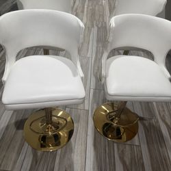 4 Stools Chair Set. 