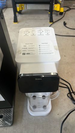 Reverse osmosis water machines