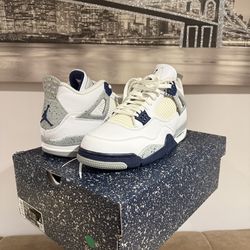 *NEW* Jordan 4 Midnight Navy’s size 11.5