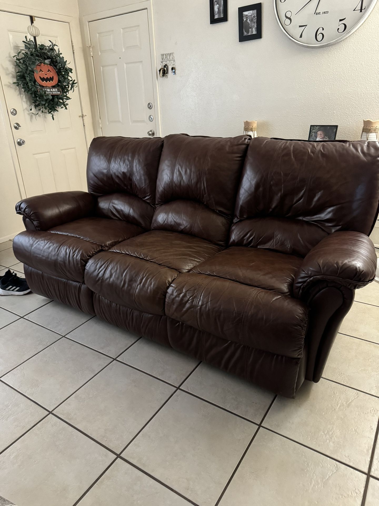 brown couch for Sale in San Antonio, TX OfferUp