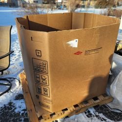 Gaylord With Pallet Skid 🆓️