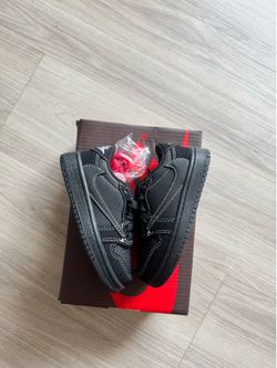 Size 7C jordan 1 low