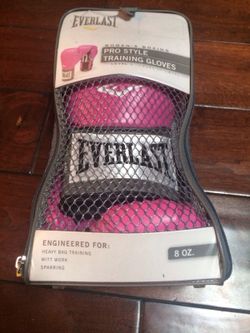 New EVERLAST Womens gloves