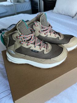The North Face DryVent Mid Hiking Boots