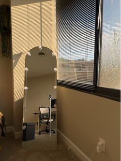Lighted Full-Length Arched Mirror