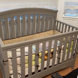 Baby Crib / Bed