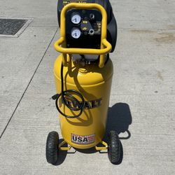 DEWALT 27 gal. 200 PSI Portable Vertical Electric Air Compressor