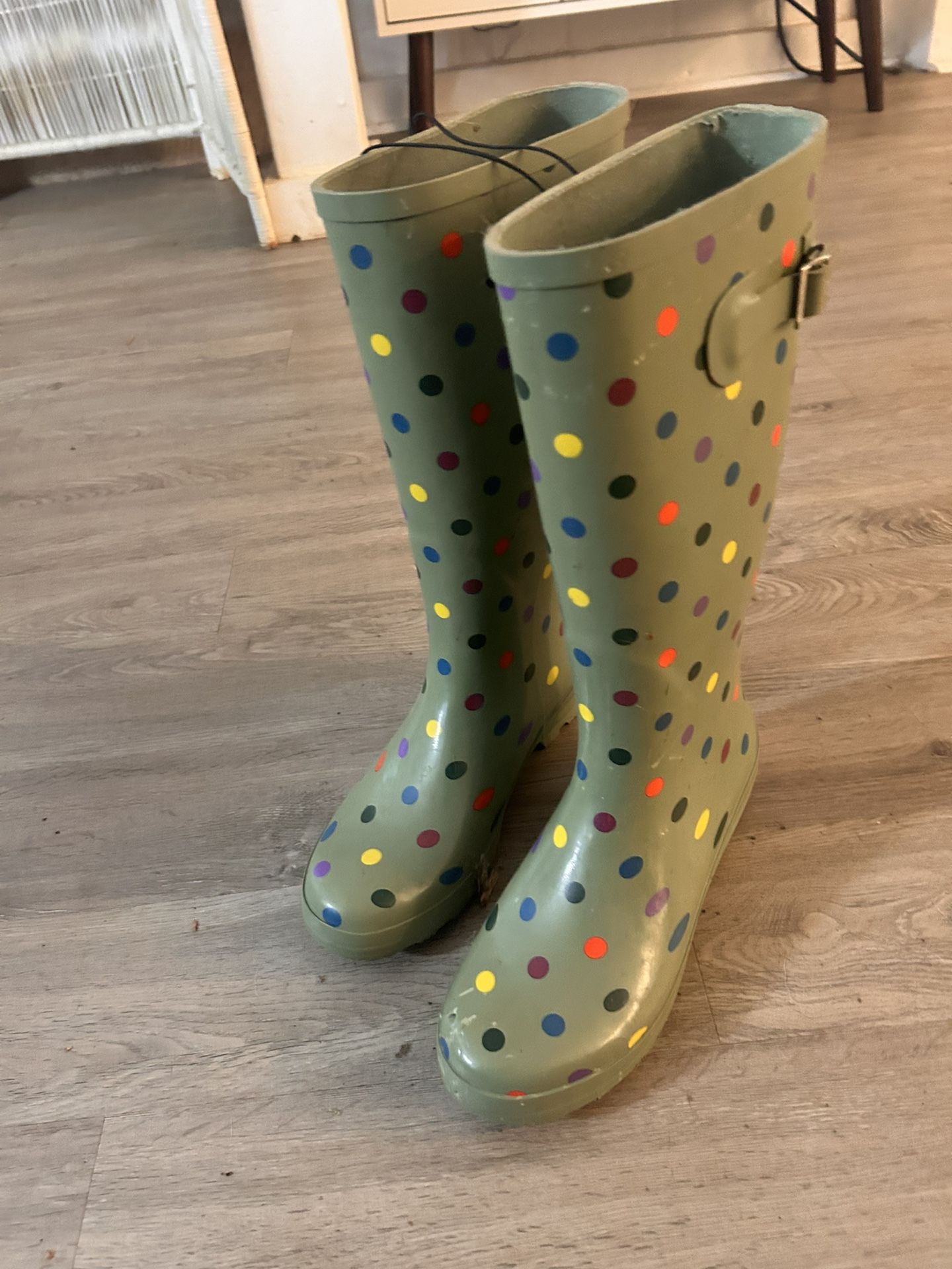 New True Living Rain Boots