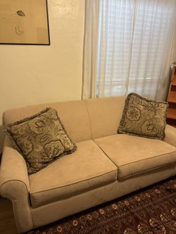 Nice Clean And Comfortable Hideabed