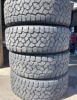 35x12.50/18 toyo 📍📍 Vendo un set de llantas con 80% de vida las 4 📍🌟