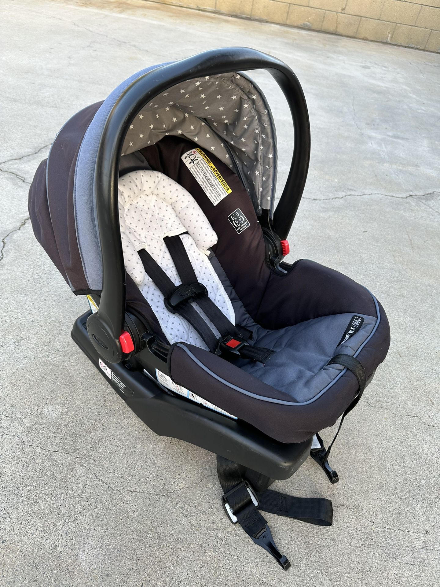 Graco Baby Car Seat w/Base