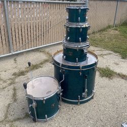 Tama Drum Set 