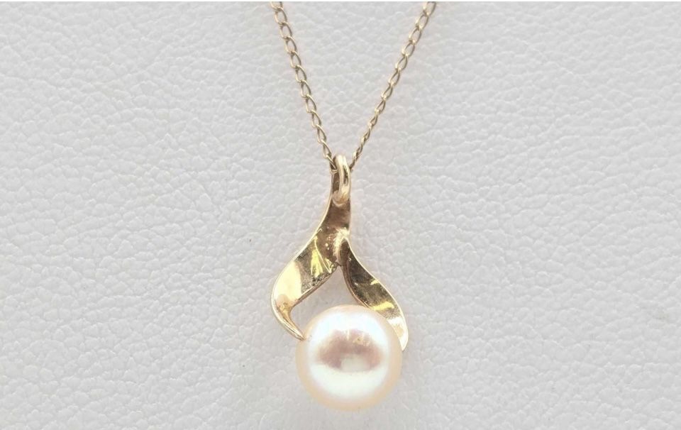 Beautiful 14k Yellow Gold Natural Pink Pearl Necklace