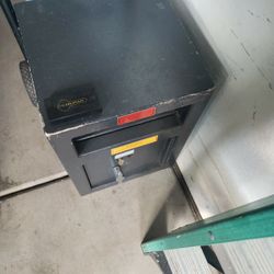 Safe W/ Key