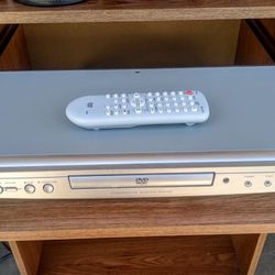 SYLVANIA DVD PLAYER WITH REMOTE 