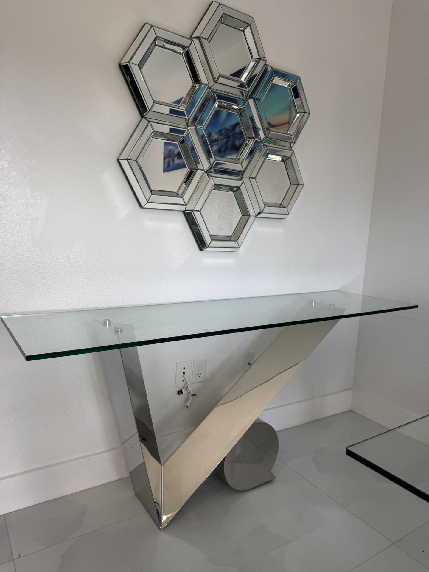 Mirror & Table