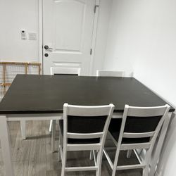 Dining Table with 6 Chairs 
