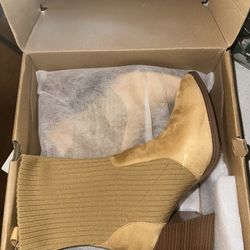 Brand New Tan Suede & Knit Sock Ankle Boots – Chunky Block Heel – Size 9.5