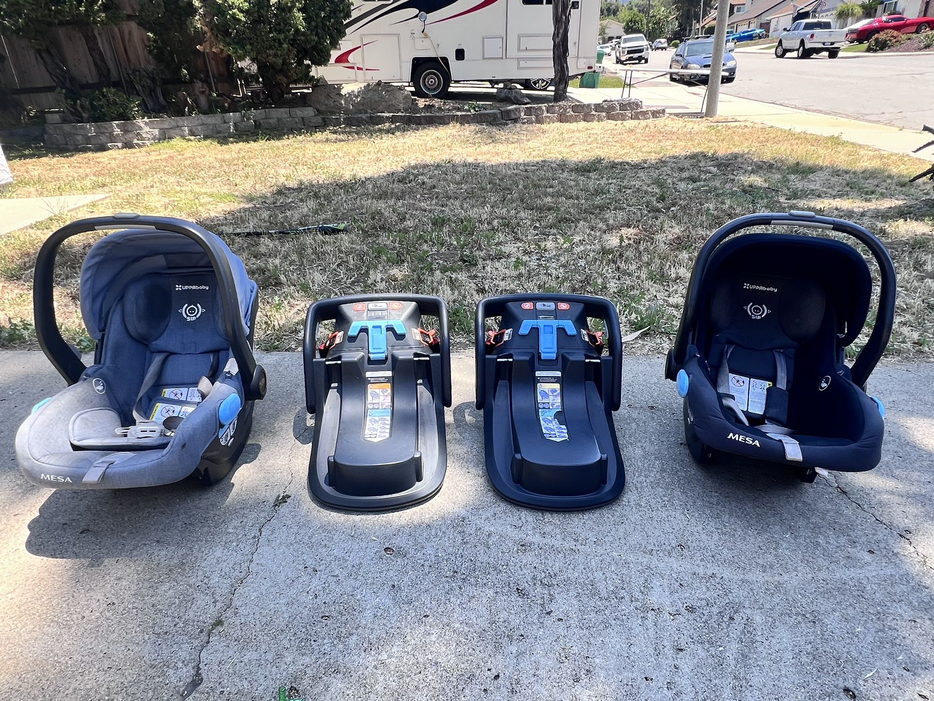 2 Uppababy Mesa Infant Car seats And 2 Bases 