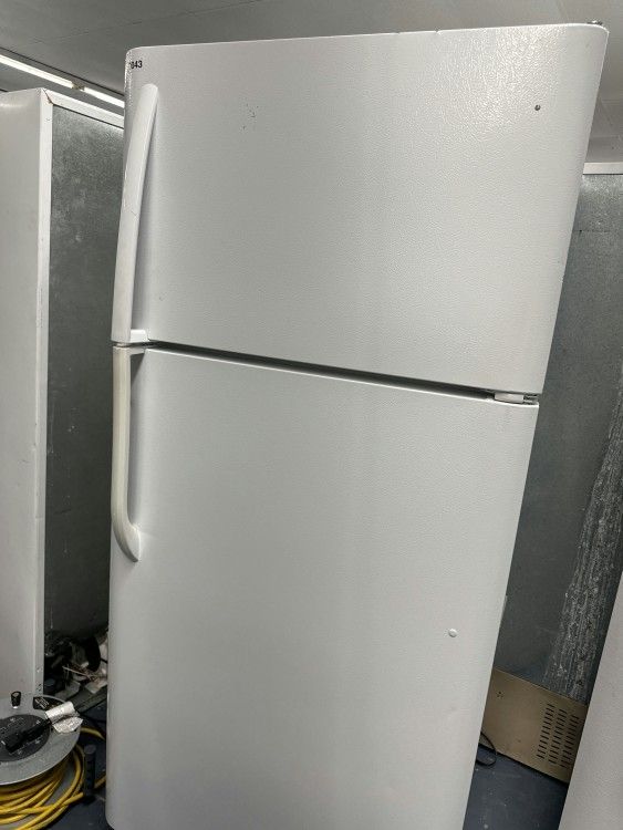 Frigidaire Freezer on Top Refrigerator Fridge FIRST COME