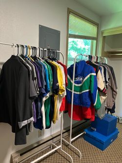 BULK OR INDIVIDUAL CLOTHES AND SHOES FOR SALE