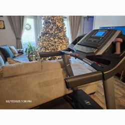 Treadmill Must Sell ASAP $500, already reduced from $550.00  OR Best Reasoonable offer