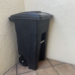 32 Gallon Trash Garbage Can Wheel Rolling
