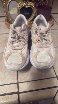 Woman Nike shoes