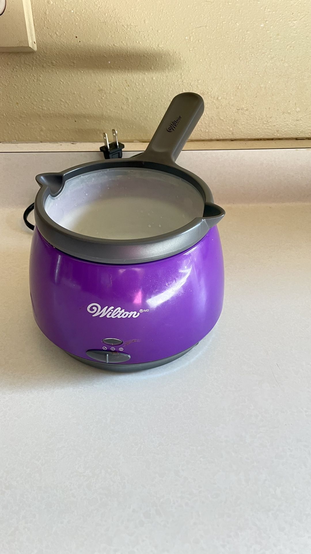 Candy melt Pot