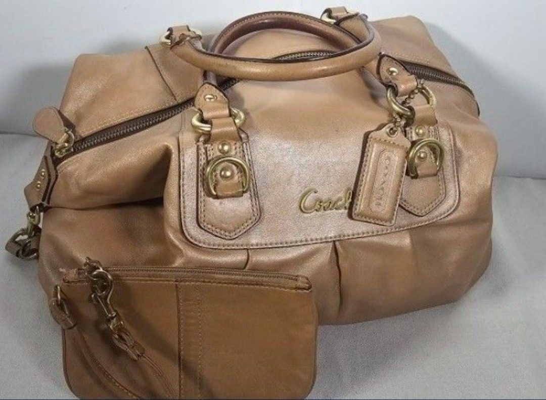 Coach Purse - Ashley Soft Leather Shoulder Bag Handbag.  F15445.

Smooth Leather. 