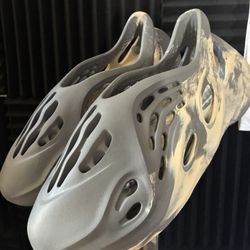 Yeezy Foam Runners - Size 9 