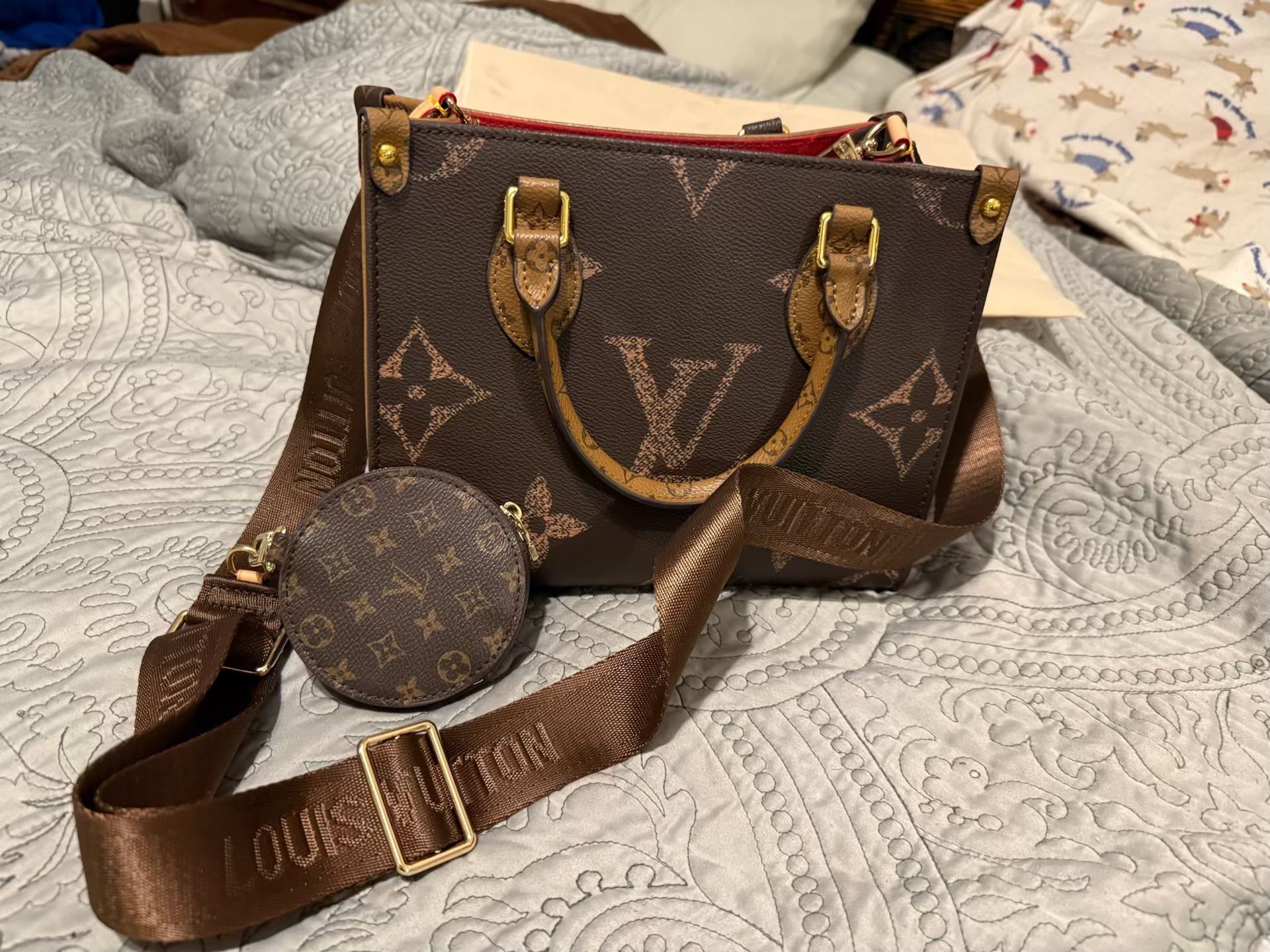 Louis Vuitton Monogram Reverse Petite