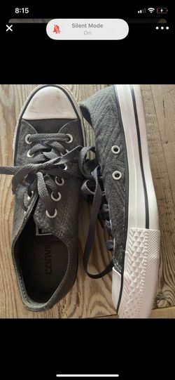 Women’s converse worn once