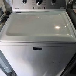 Maytag washer top load 3.8 cu.ft. with agitator in White.