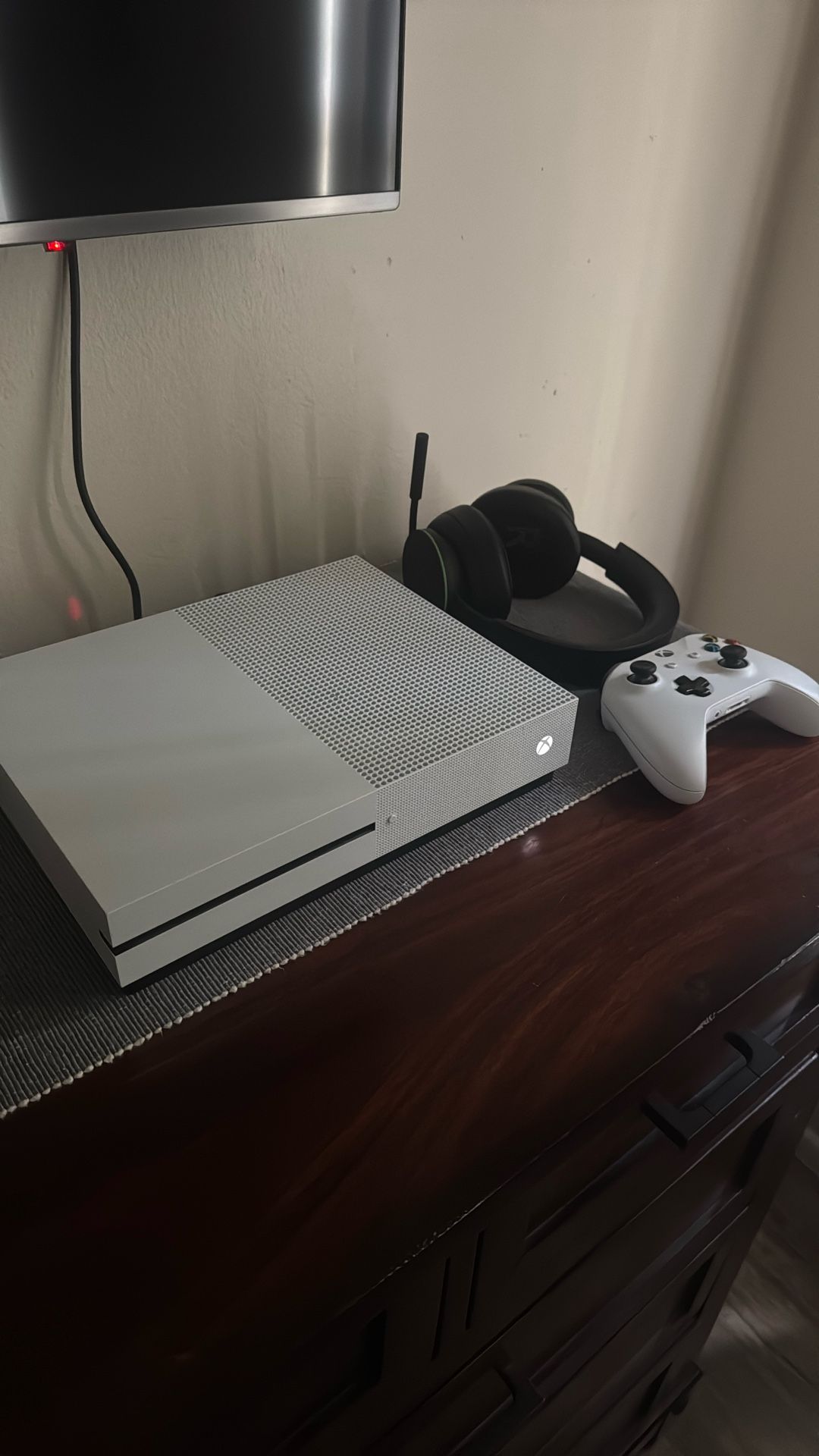 Xbox One S