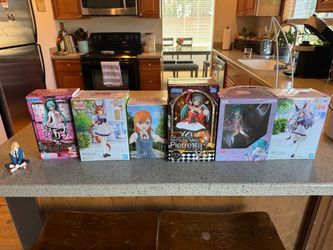 Anime Figure Lot – Hatsune Miku & Love Live