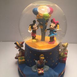 Disney Walt’s 100th Musical Birthday Snow Globe