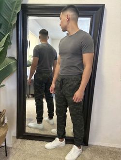 Men's Camo Jogger Pants. ZANEROBE