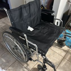 Wheelchair- Drive Medical Bariatric Extra Wide Heavy Duty Wheelchair With 26” Seat Width + Footrests 