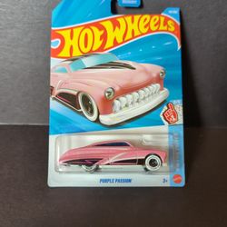 Hot Wheels Fan Driven Pink Purple Passion 