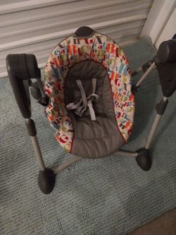 Graco swing by Me 2-in 1 portable swing